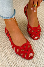 Sandali piatti con punta aperta e intrecci