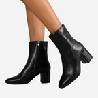 VILLAGE | TACCHI IN PELLE